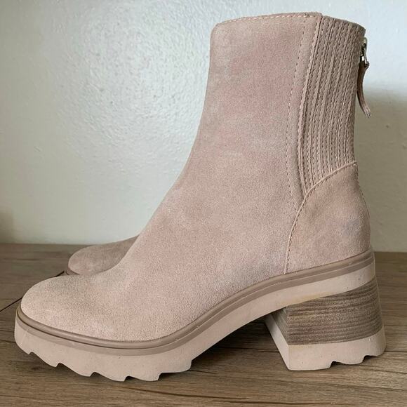 NWOB Dolce Vita Martey H2O Boots Taupe Suede Waterproof Womens 6 US Beige Chunky - Picture 1 of 15